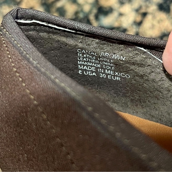 CHARLESTON SHOE CO Brown Heels with Block Heel and Embellishment - Picture 10 of 13